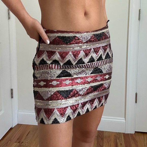 Sequined Aztec Patter Mini Skirt - Picture 8 of 9